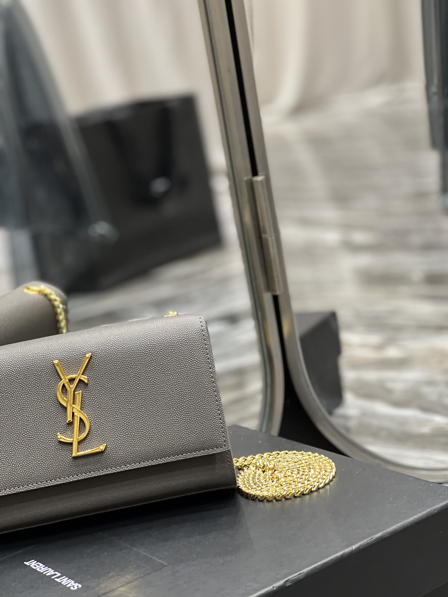 Handbags SAINT LAURENT 469390 size 20x13.5x5.5 cm - vstockx