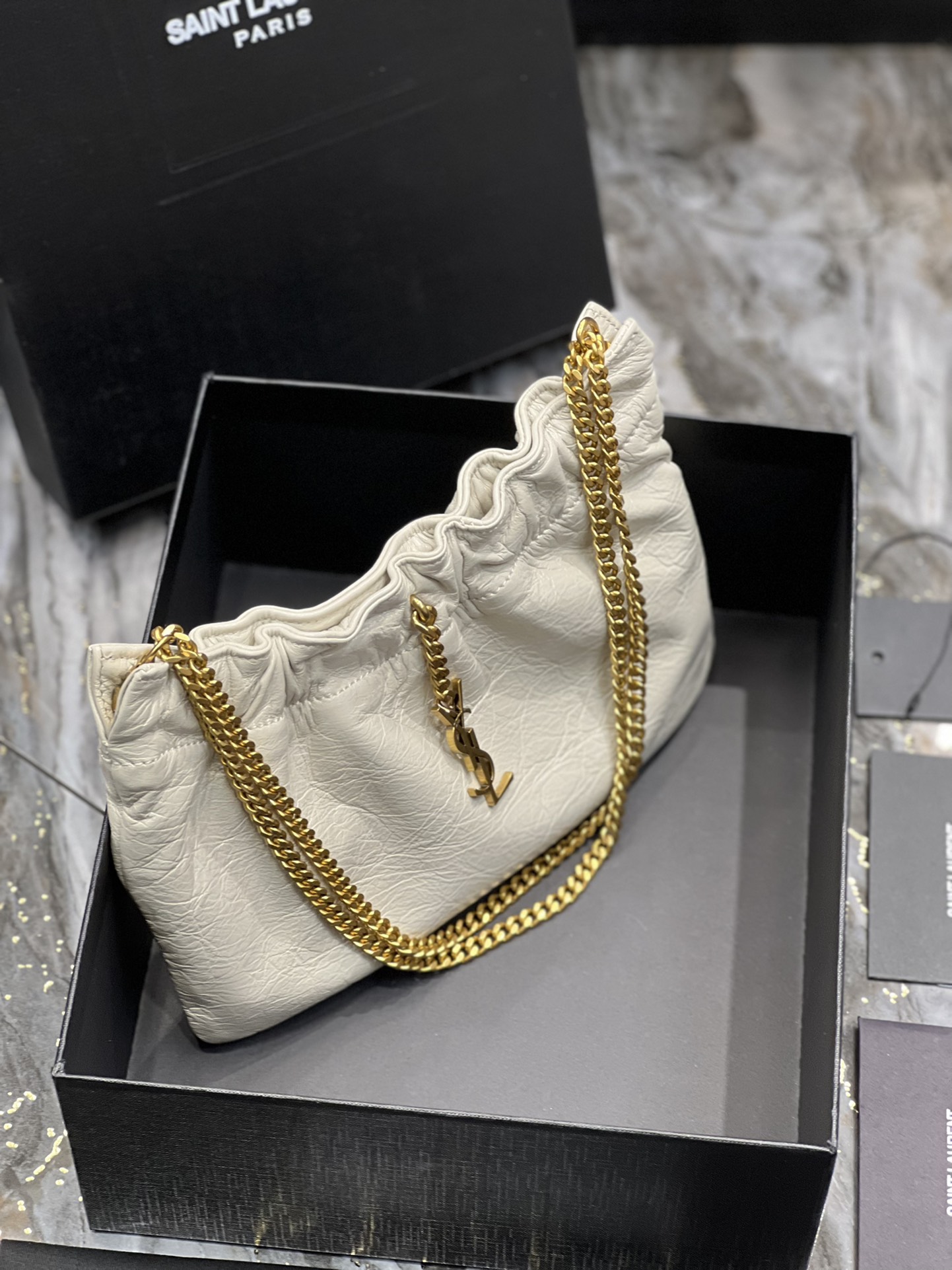 Handbags SAINT LAURENT 681632 size 24x14x4 cm - vstockx