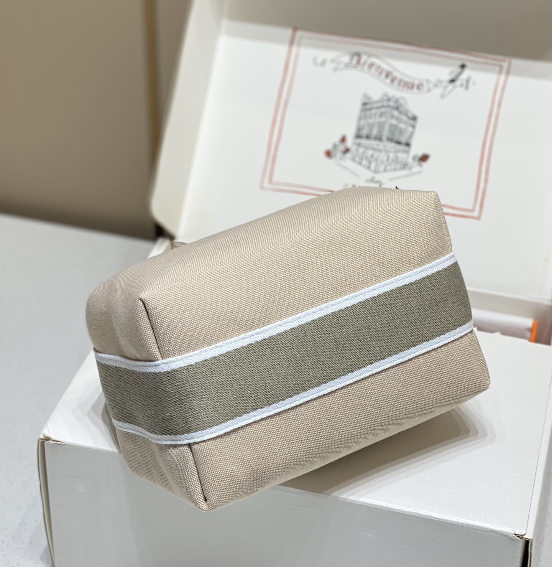 Handbags Hermes  -- size:25*21*14 cm - vstockx