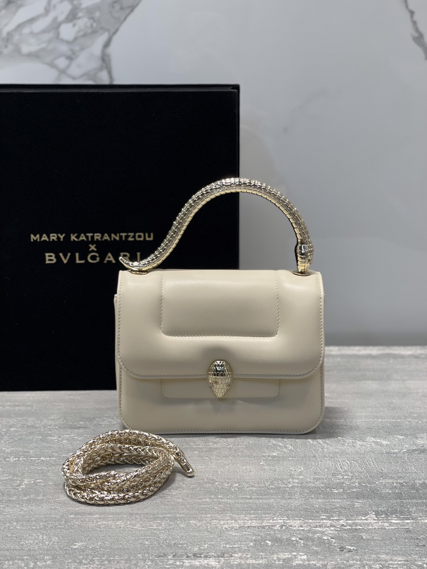 Handbags Bvlgari 291071 size:19.2*15*6 cm - vstockx