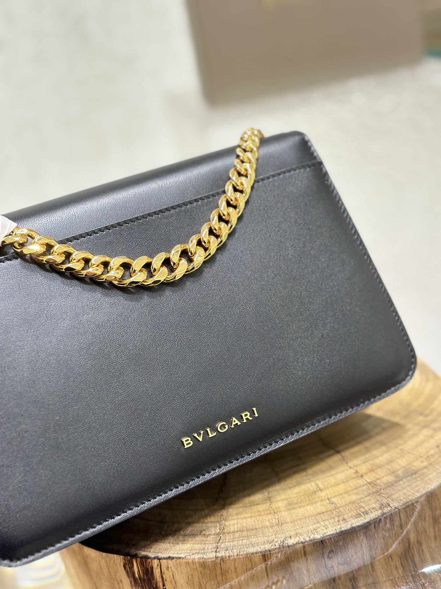Handbags Bvlgari 290767 size:25*17*8 cm - vstockx