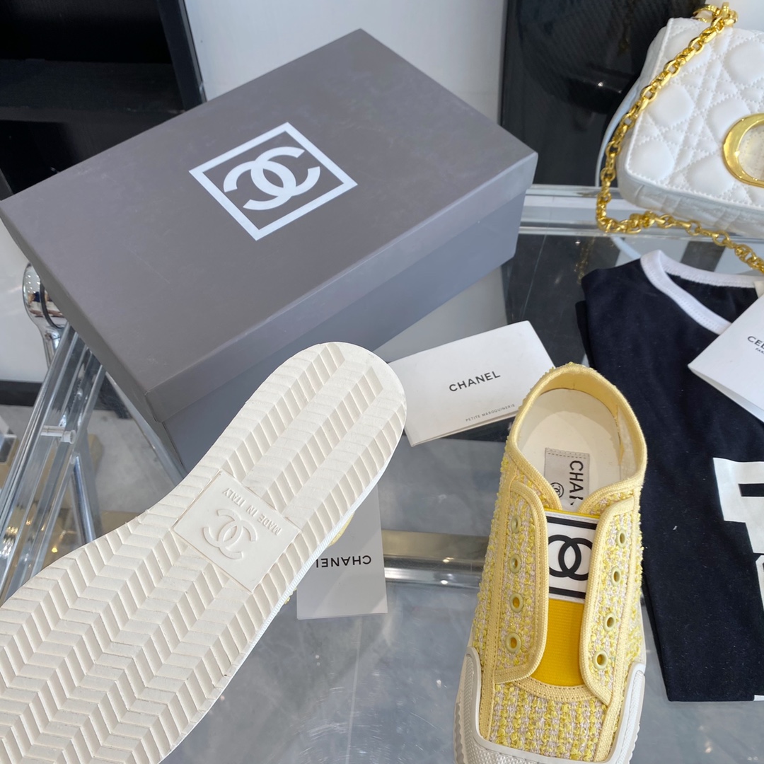 Chanel Flat canvas Sneaker 1 - vstockx
