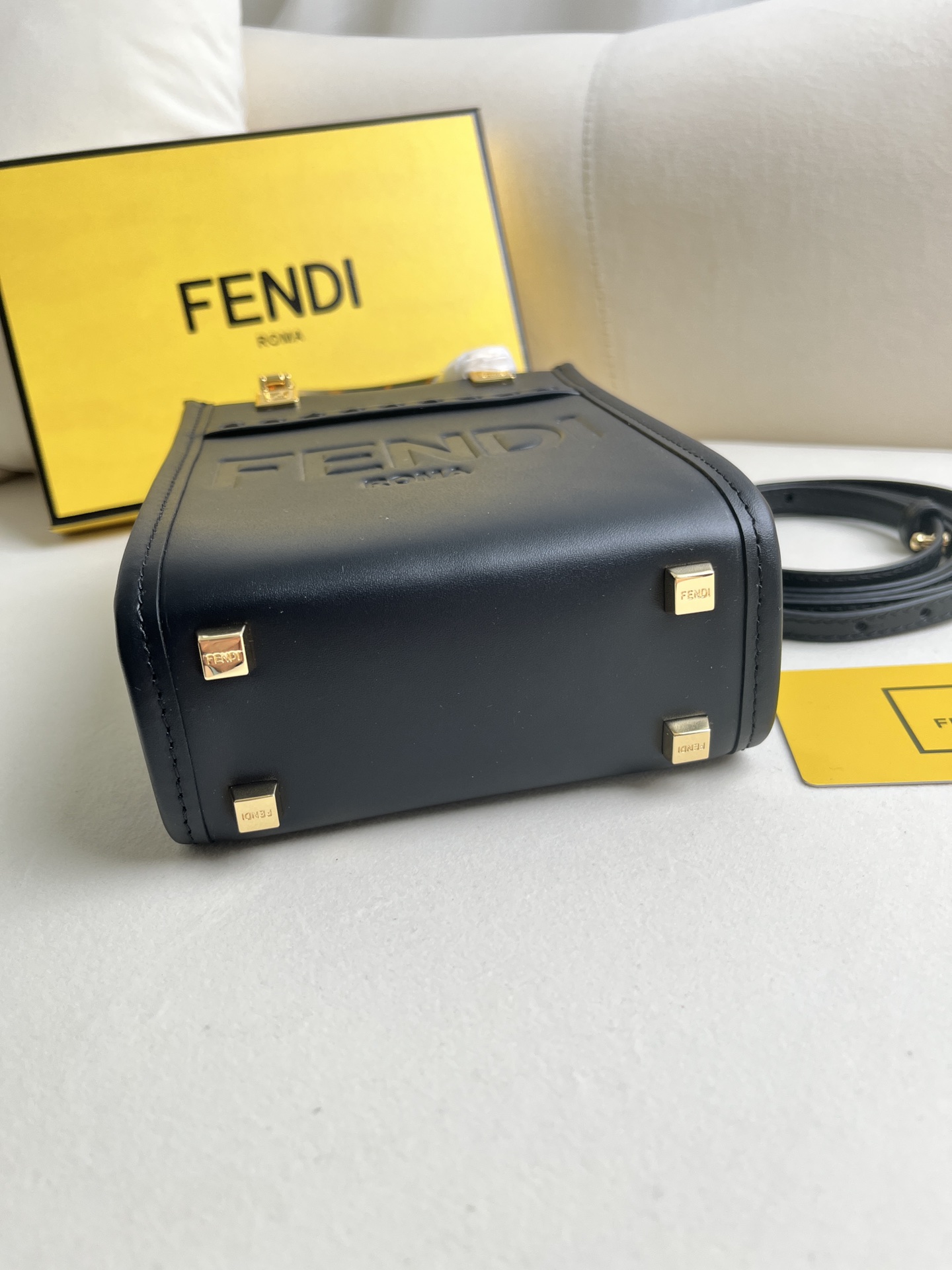 handbags FENDI 208 size:18*13*6.5- - vstockx