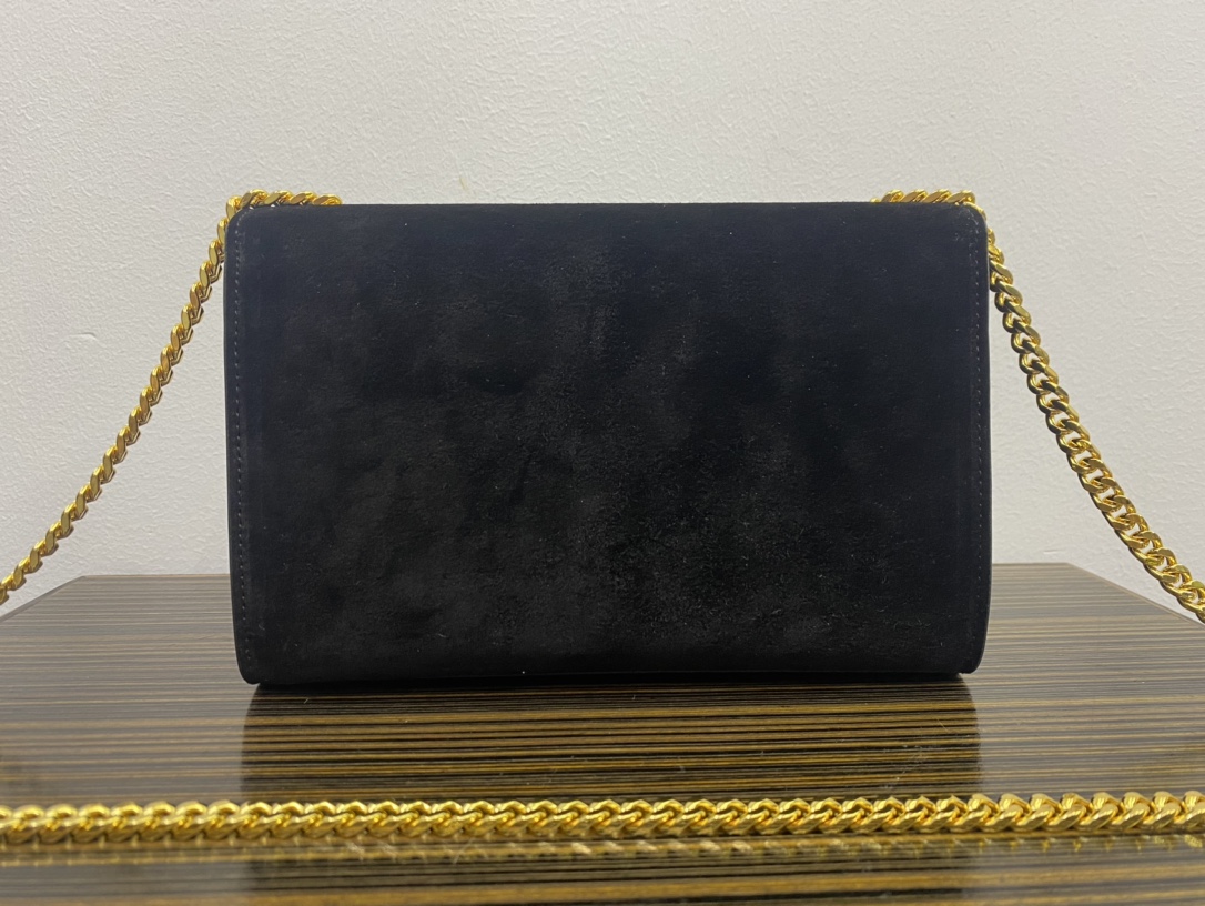 Handbags SAINT LAURENT 474366 size 20x15x7 cm - vstockx
