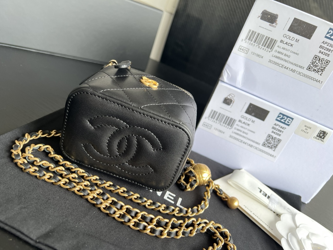 Handbag Chanel AP1447 size 8.5cmx11cmx7 cm - vstockx
