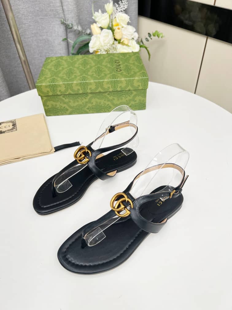 Gucci Women's Double G thong sandal Black leather - vstockx
