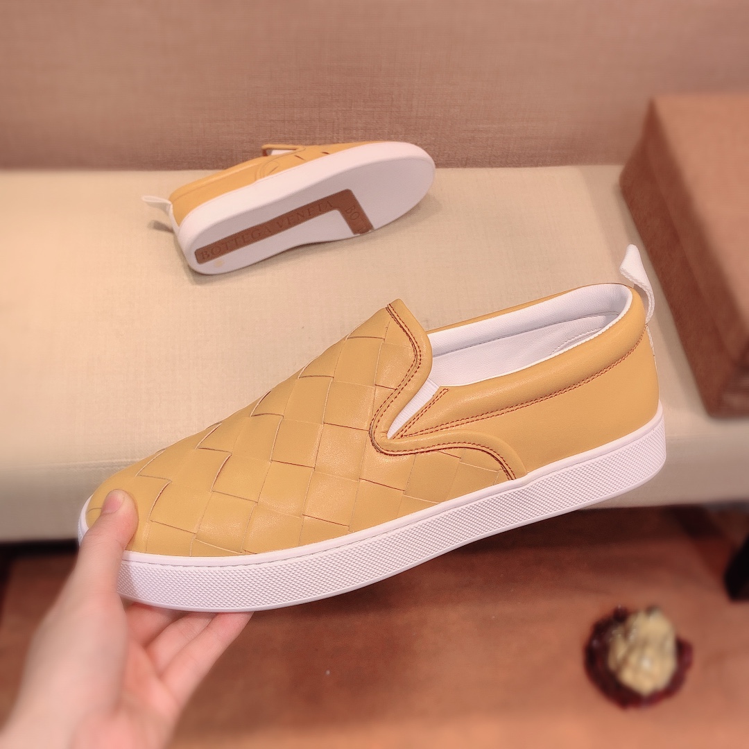 Bottega Veneta Intrecciato Leather Loafers 3 - vstockx