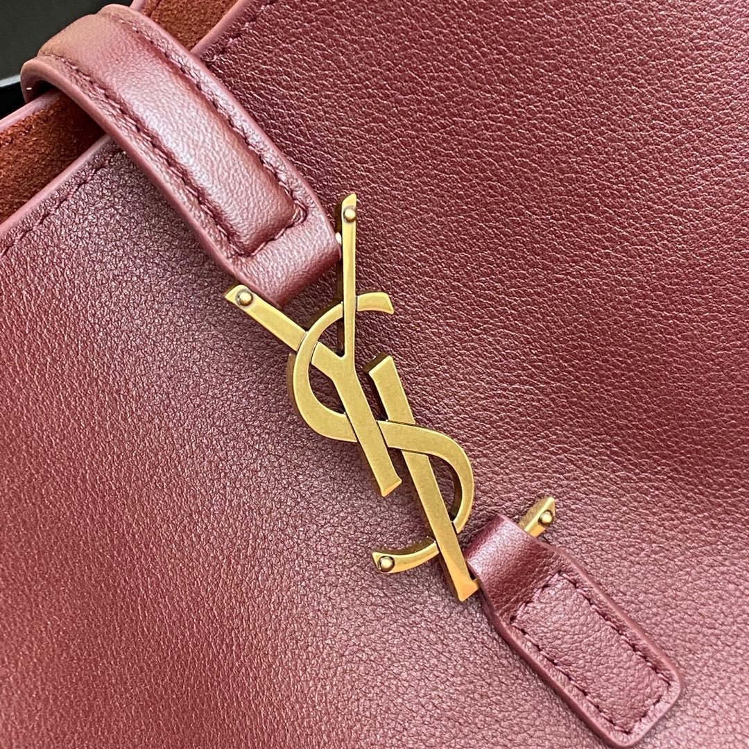 Handbags SAINT LAURENT 713938 size 22x22x10 cm - vstockx