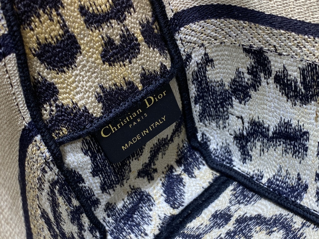 Handbag Dior size 23*15*8 cm - vstockx