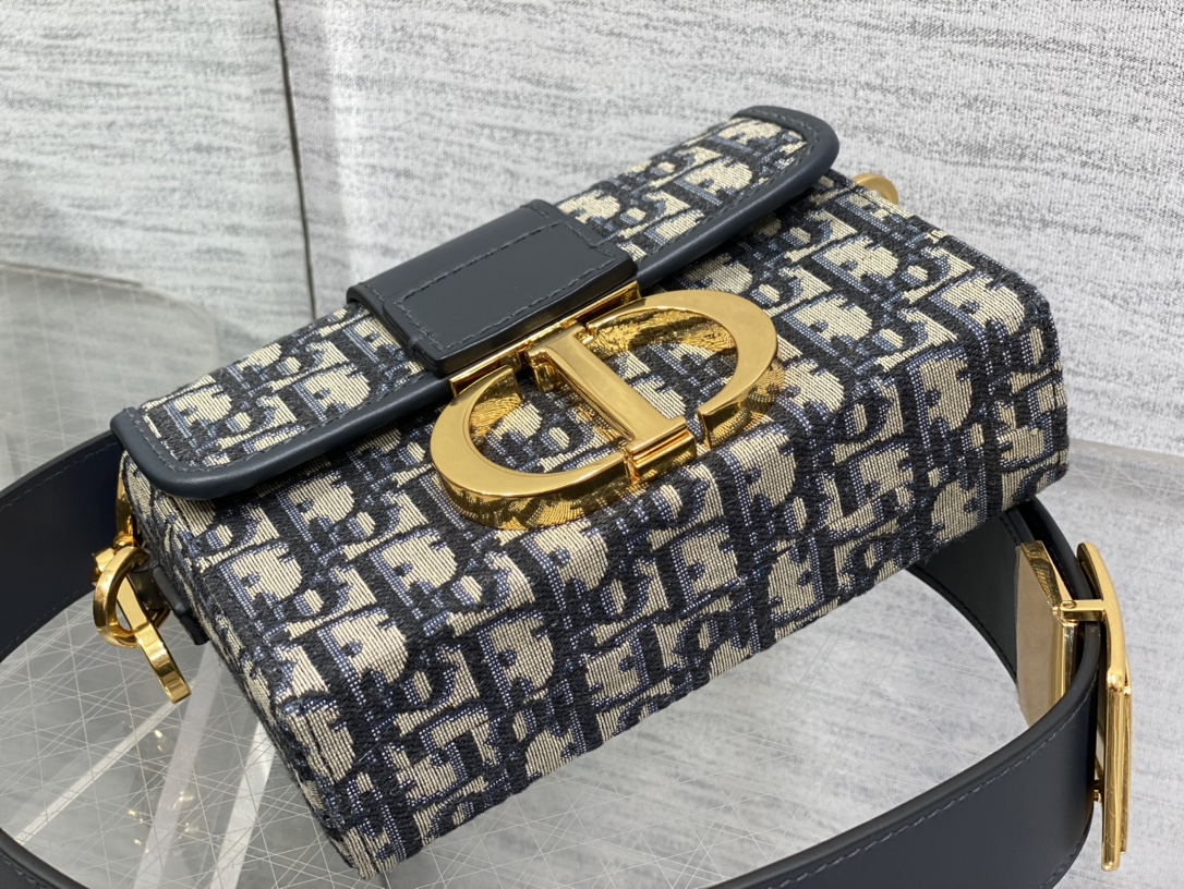 Handbags !  9208 size  17.5*115*5 cm - vstockx