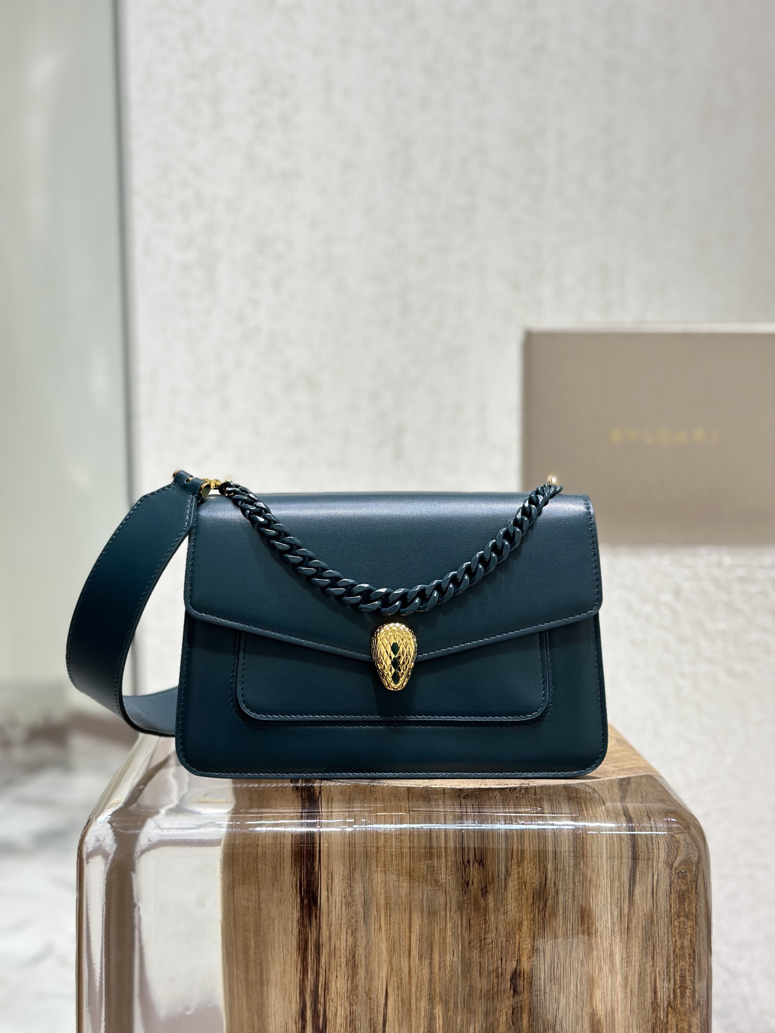 Handbags Bvlgari 290767 size:25*17*8 cm - vstockx