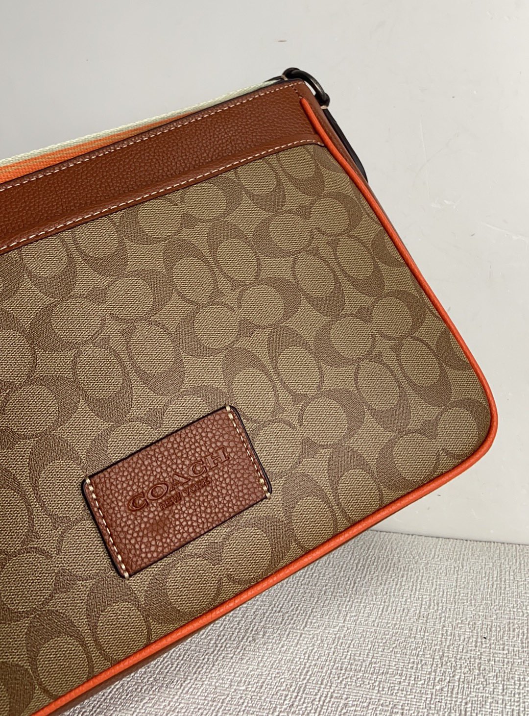 Handbags Coach CH078 size:30*22*6 - vstockx