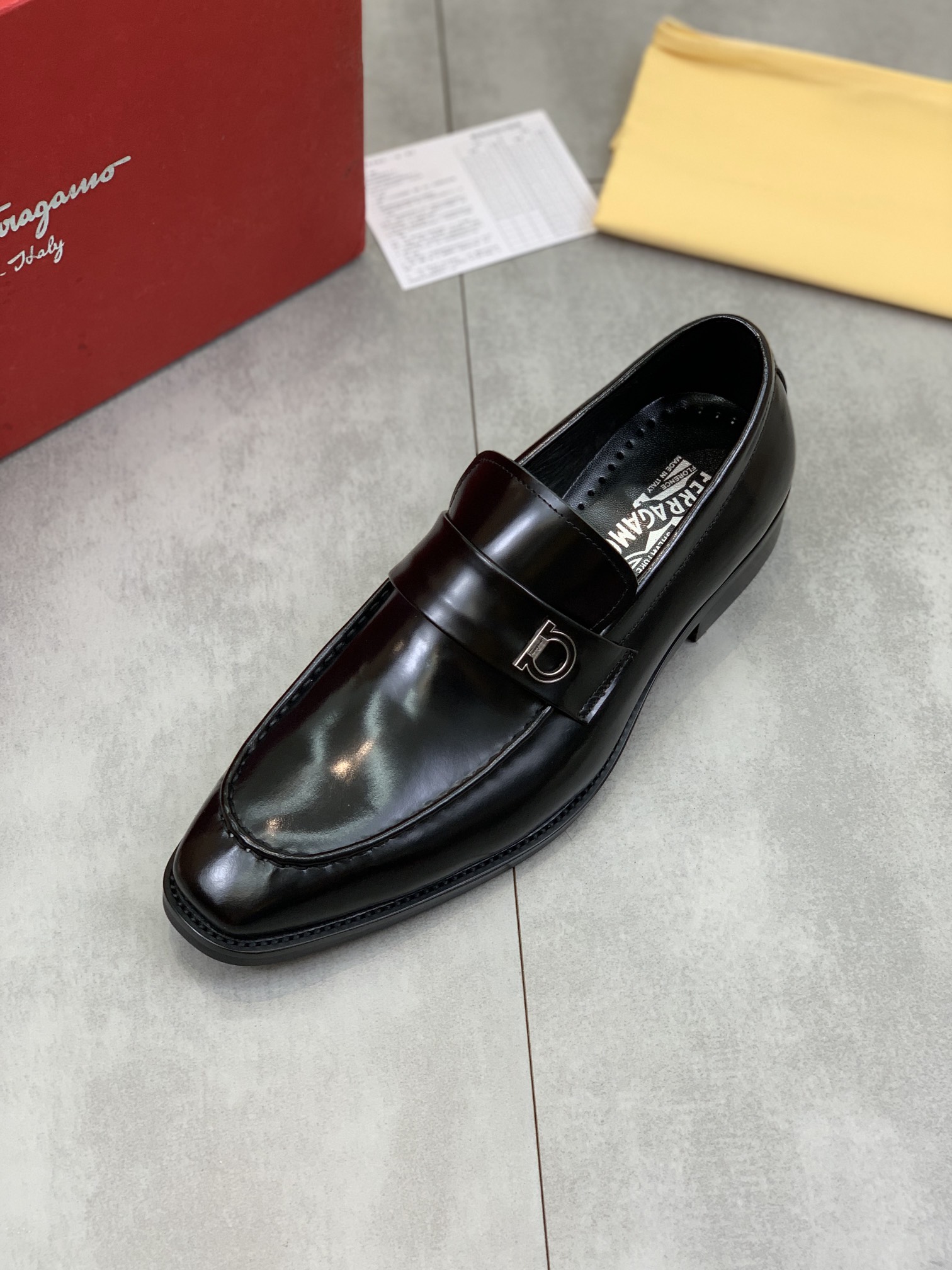 Salvatore Ferragamo Boots 11 - vstockx