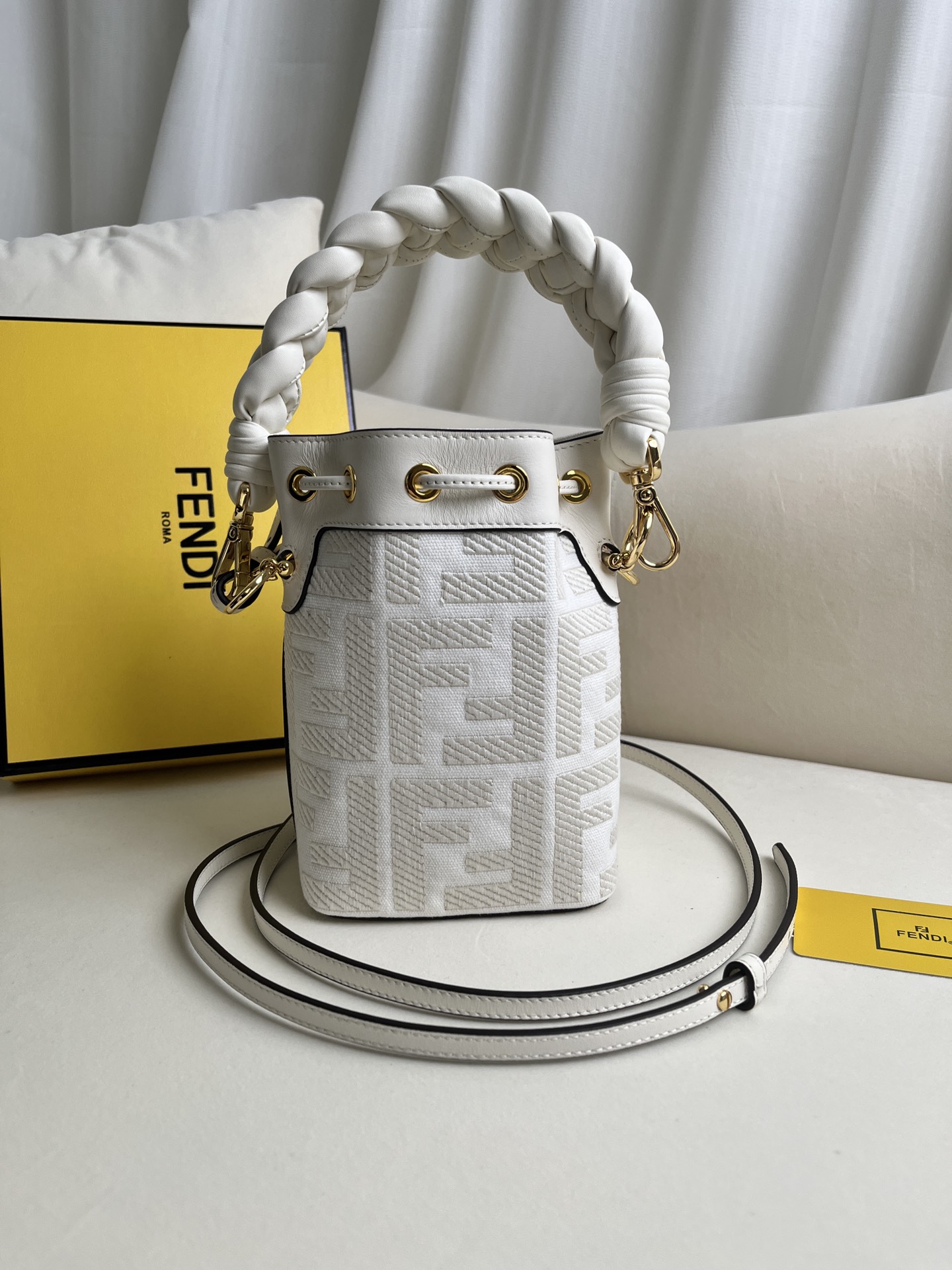 handbags FENDI 038 size:12*18*10cm - vstockx