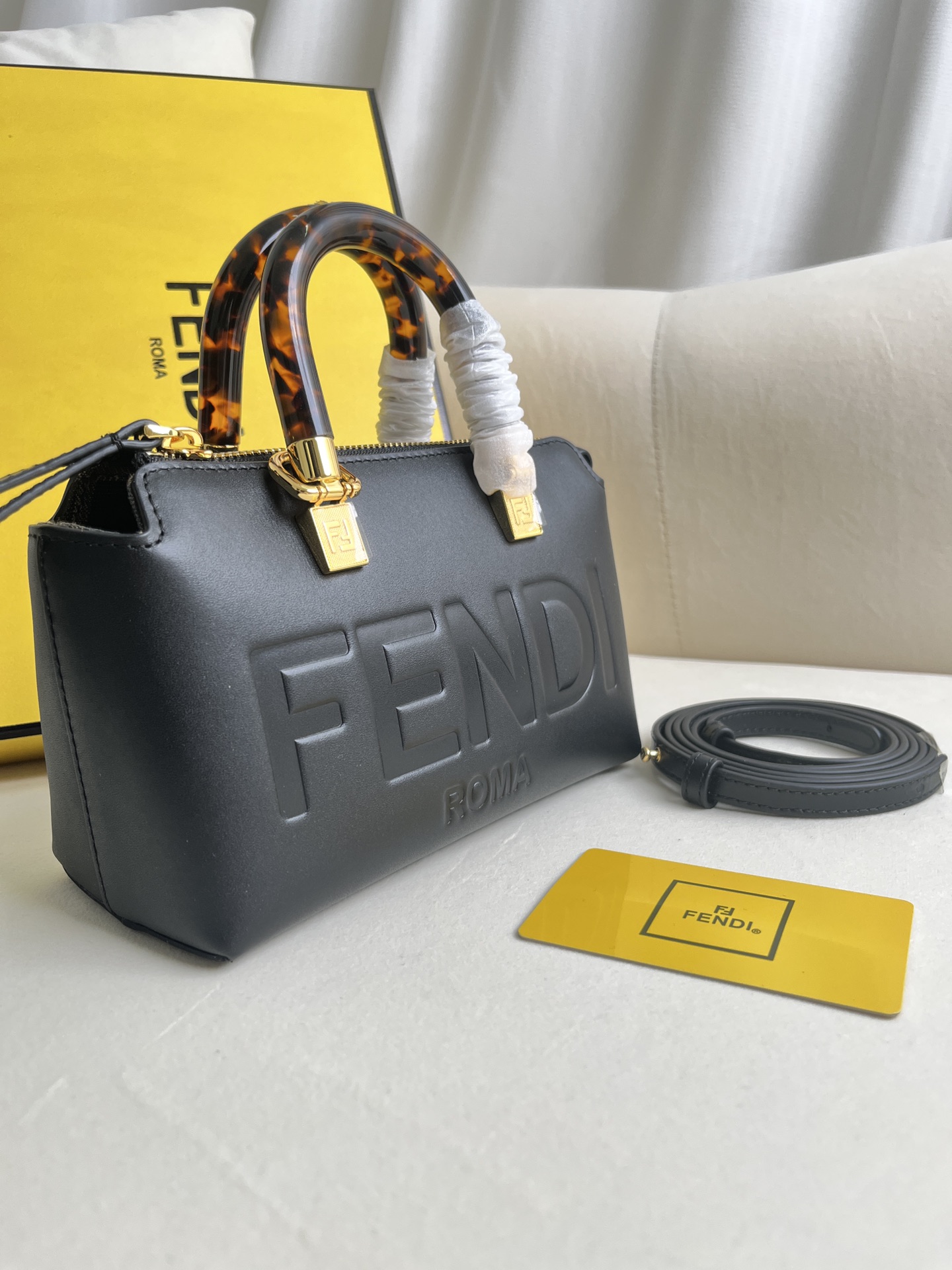 handbags FENDI 8BS067 size:20.5*12*9cm - vstockx