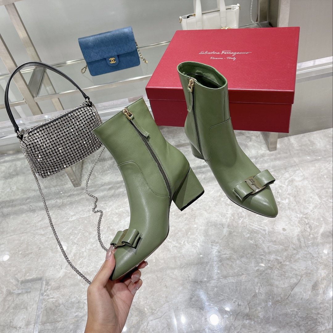 Salvatore Ferragamo Boots 7 - vstockx