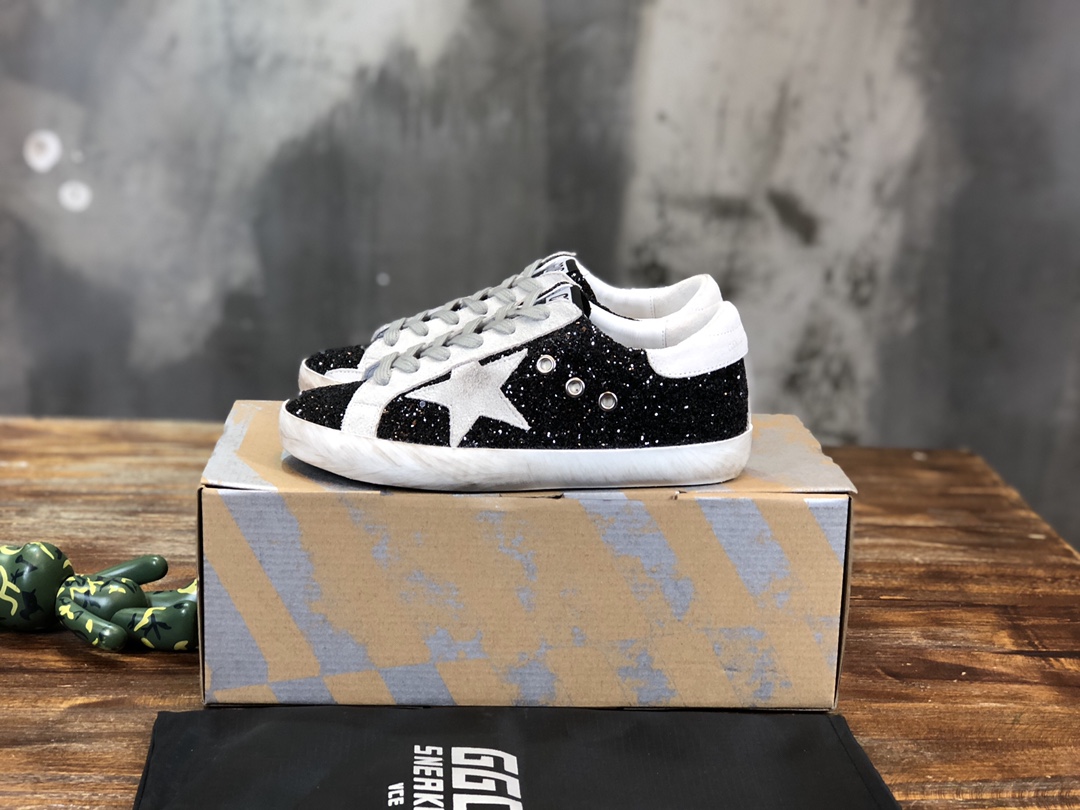 Golden Goose Superstar distressed-finish sneakers 8 - vstockx