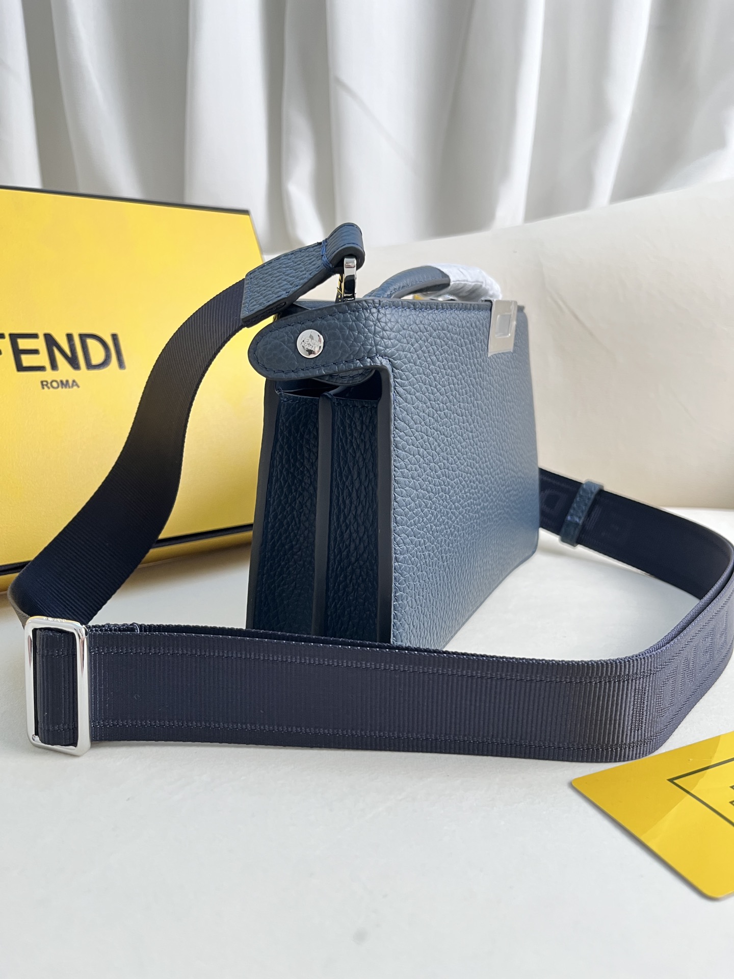 handbags FENDI 8066 size:21cm - vstockx