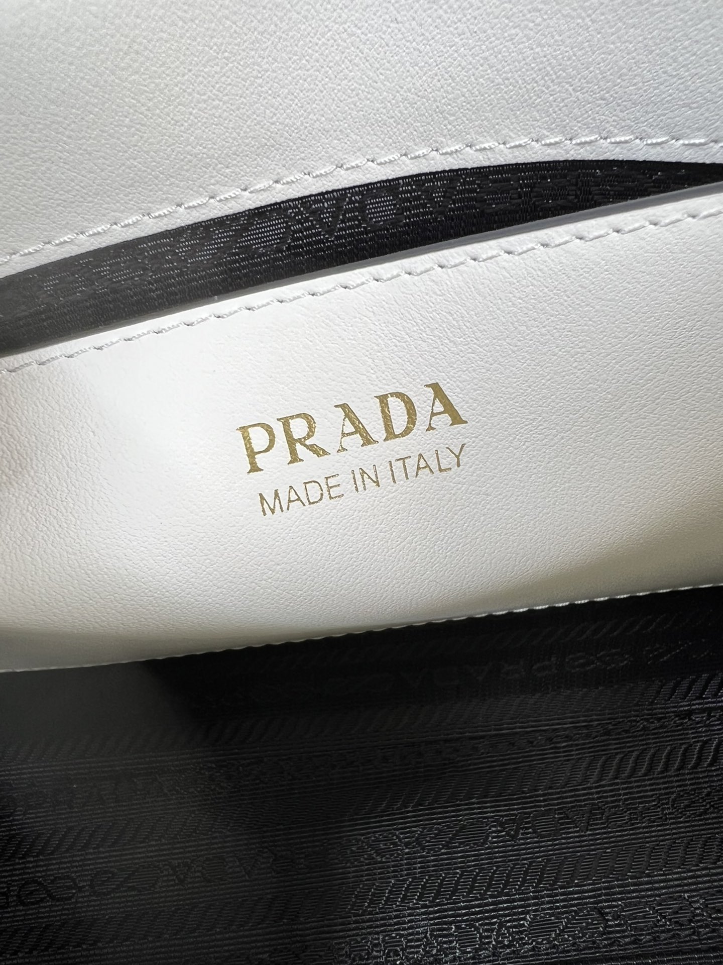 handbags prada 1BD317 21*14*6.5 - vstockx