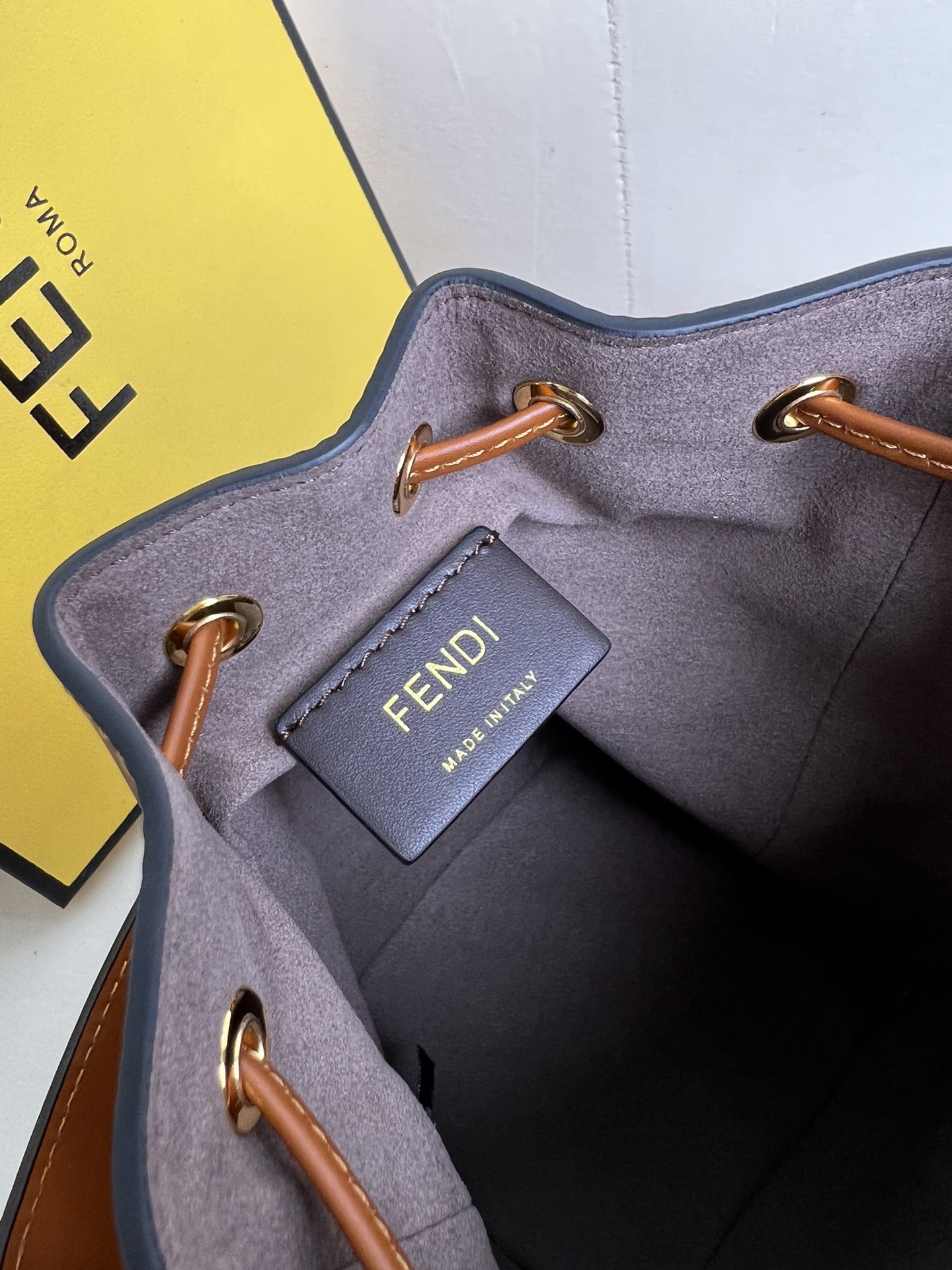 handbags FENDI 226 size:12*18*10cm - vstockx