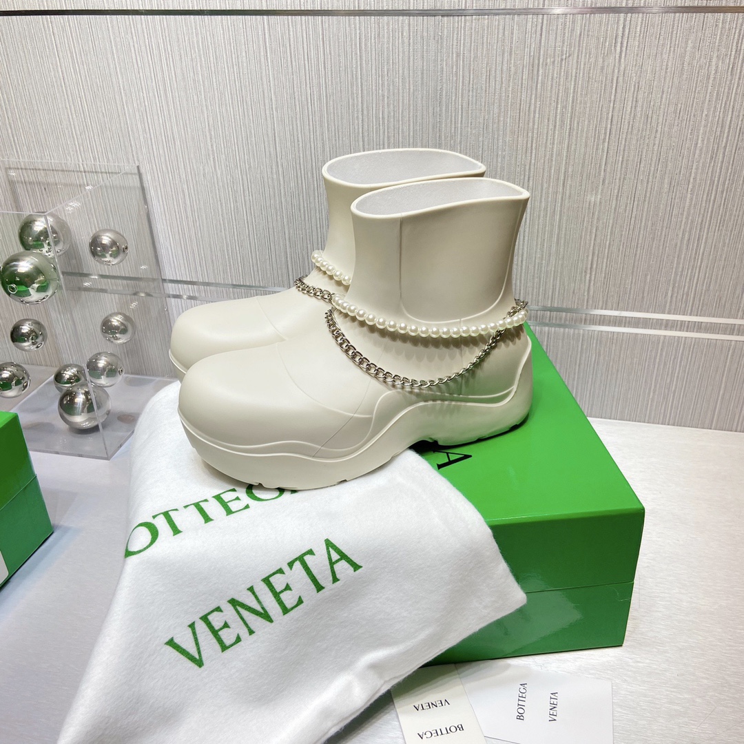 Bottega Veneta Boots 21 - vstockx
