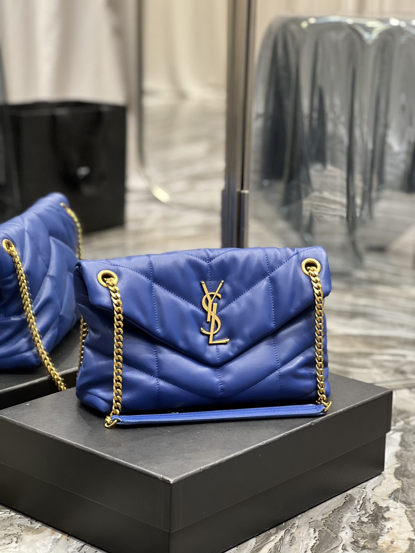 Handbags SAINT LAURENT 577476 size 29x17x11 cm - vstockx