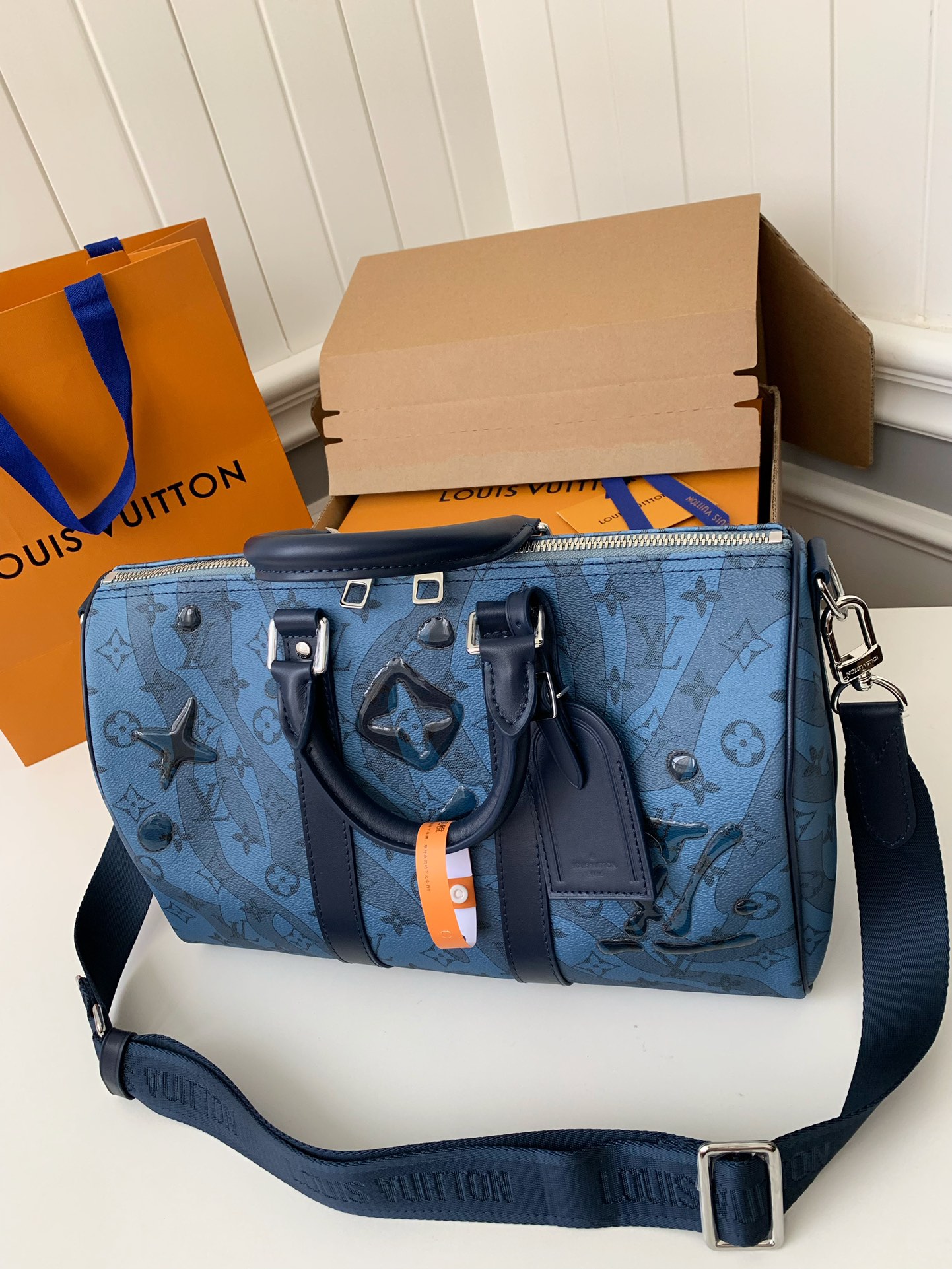 Handbags Louis Vuitton M22573 size:34*21*16 cm - vstockx