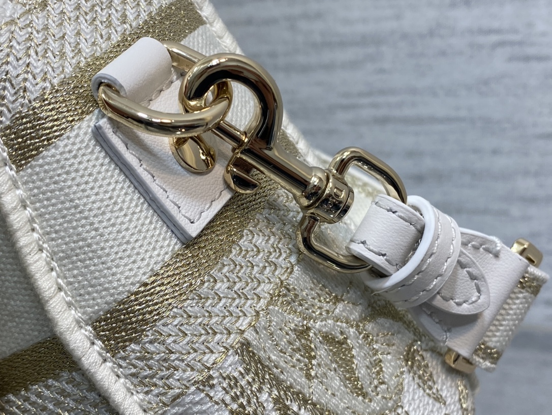 Handbag Dior size 23*15*8 cm - vstockx