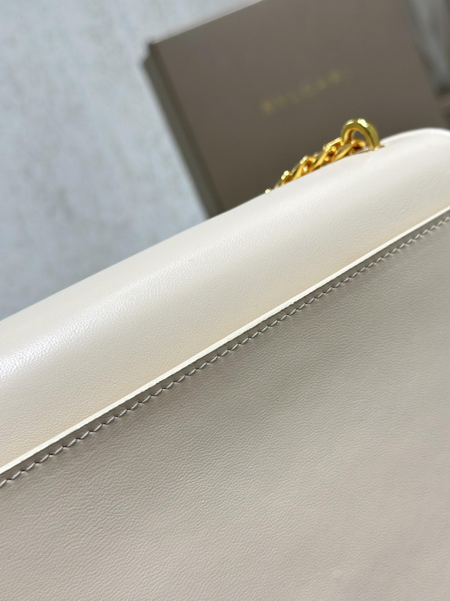 Handbags Bvlgari 290767 size:25*17*8 cm - vstockx