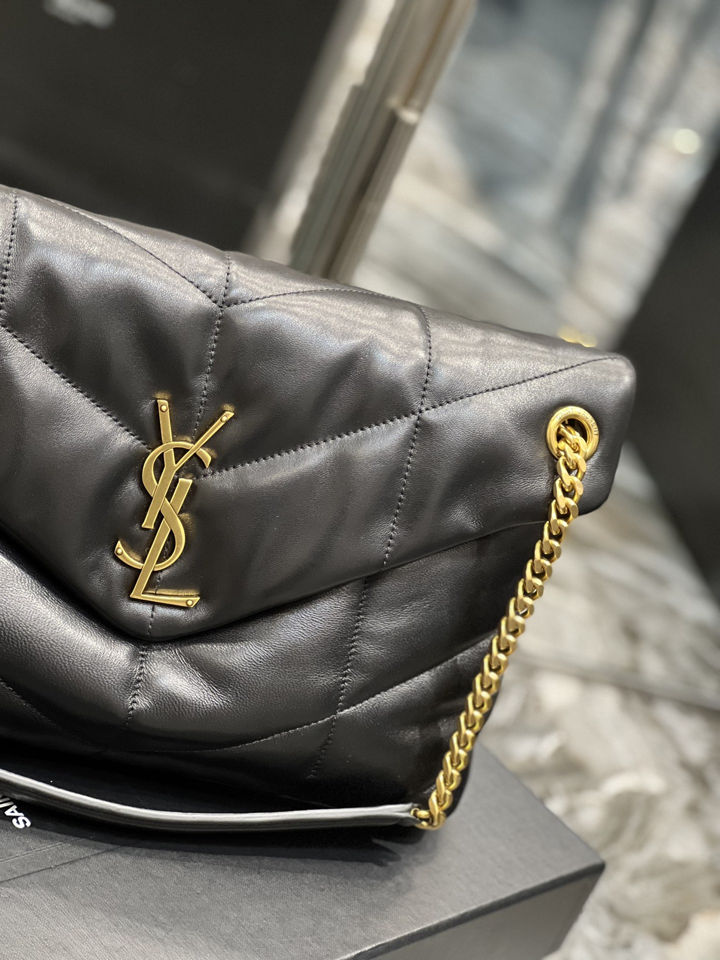 Handbags SAINT LAURENT 577475 size 35x23x13.5 cm - vstockx