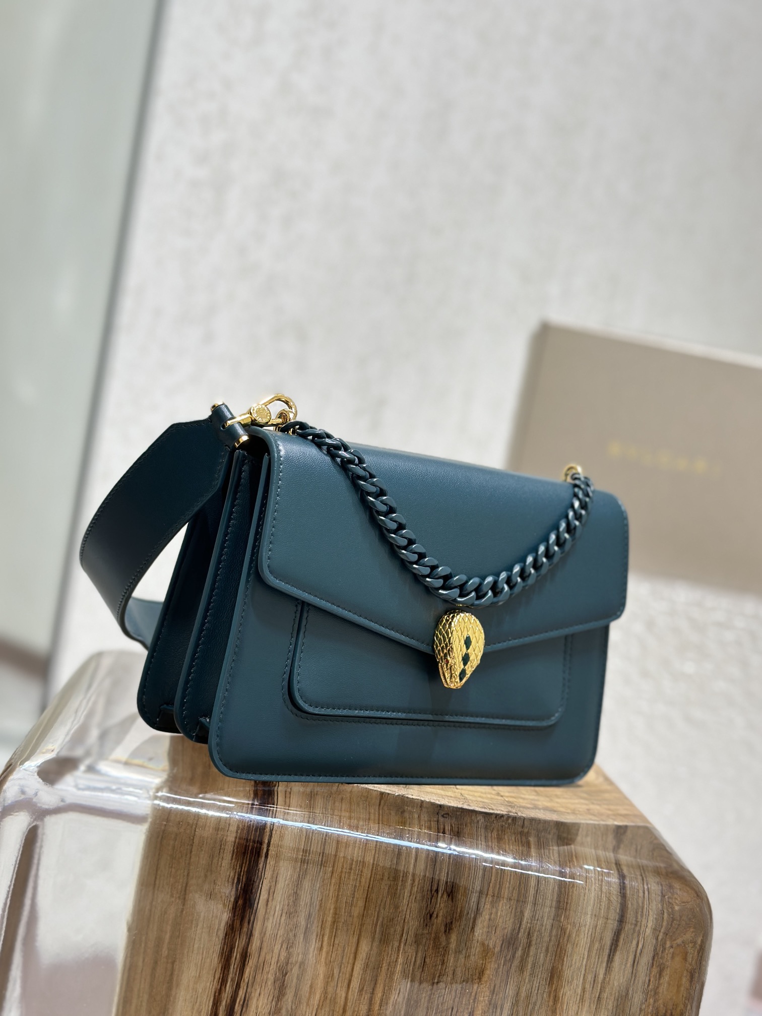 Handbags Bvlgari 290767 size:25*17*8 cm - vstockx