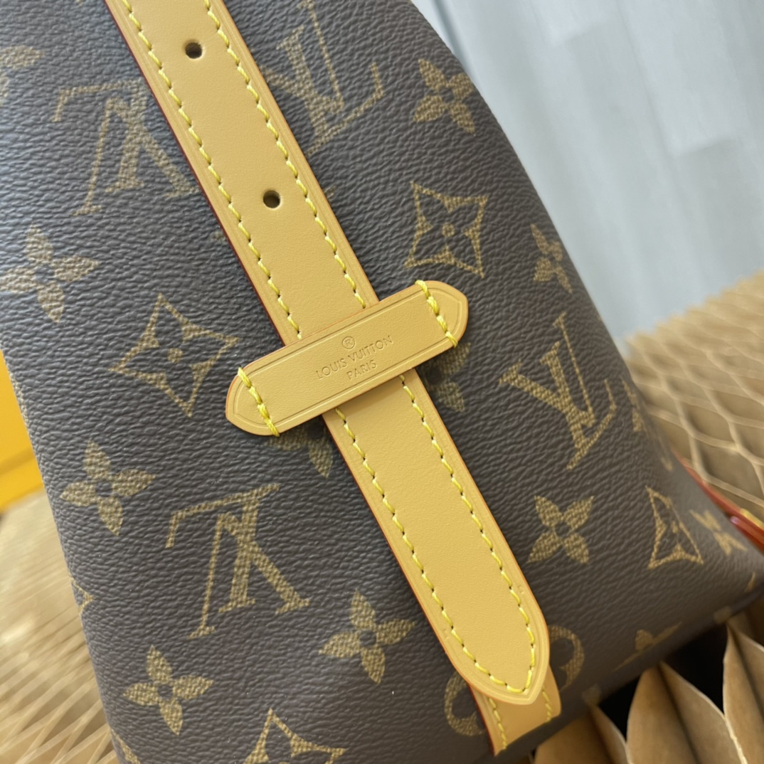 Handbag Louis Vuitton M46203 size 29 x 24 x 12 cm - vstockx