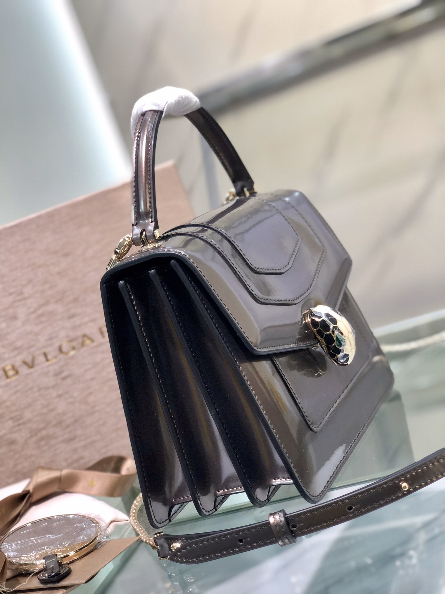 Handbags Bvlgari 38329 size:18*16*11 cm - vstockx