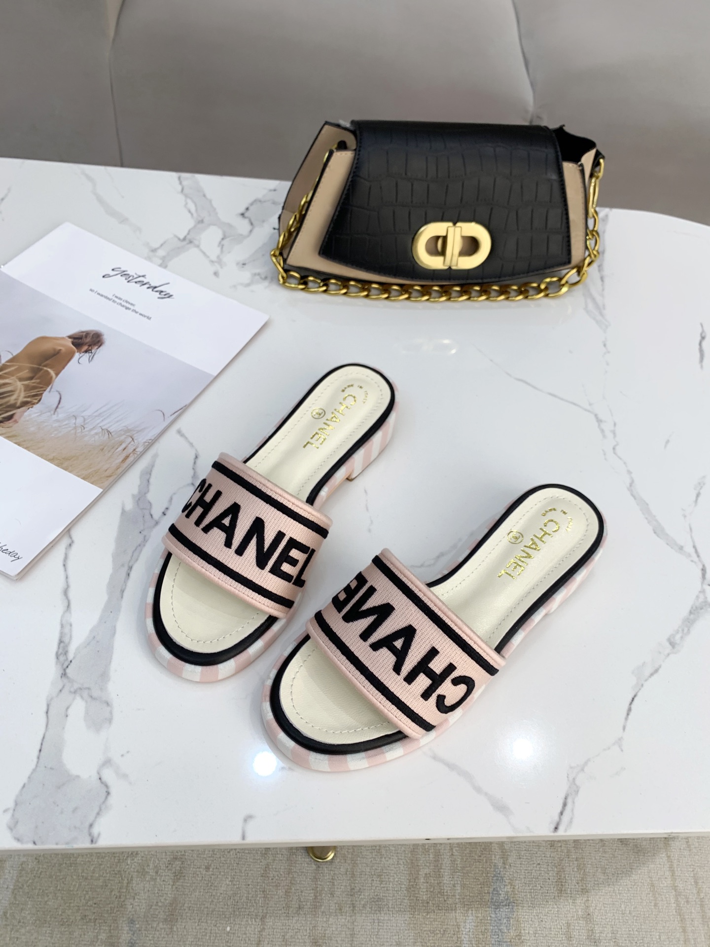 Chanel Slides 16 - vstockx