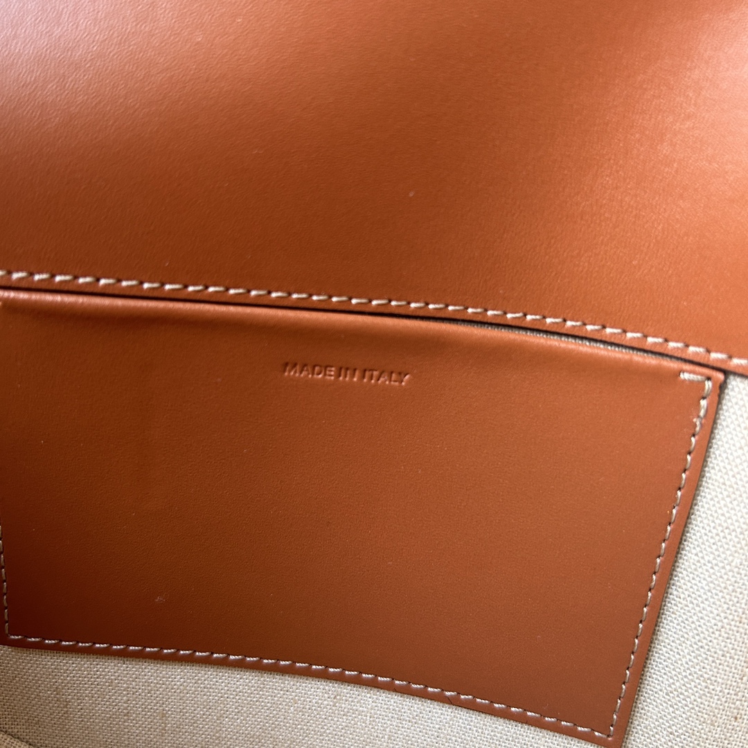 Handbags CELIN 111233 size:23  13.5  6 cm - vstockx