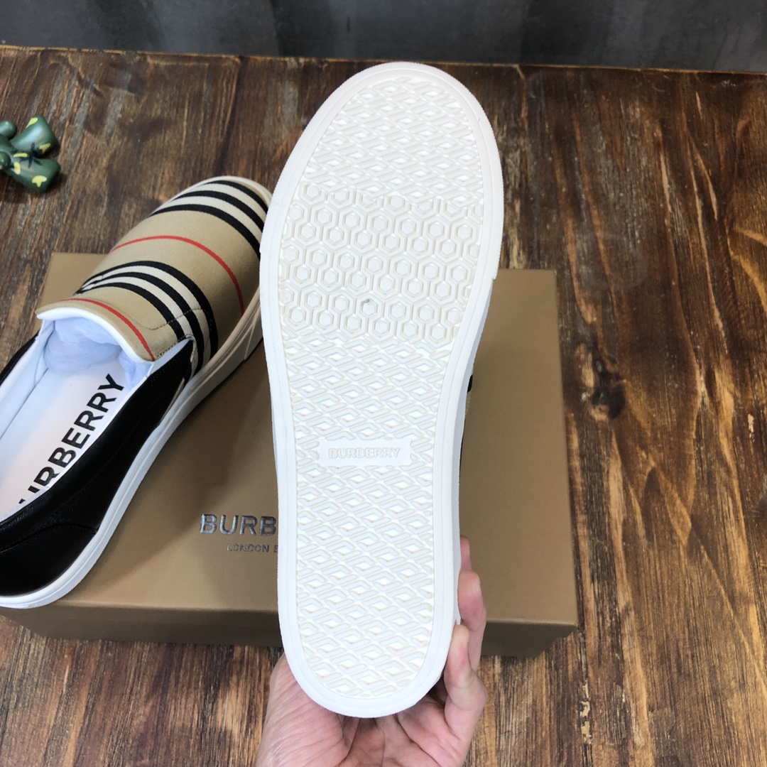 Burberry House Check Sneaker 8 - vstockx