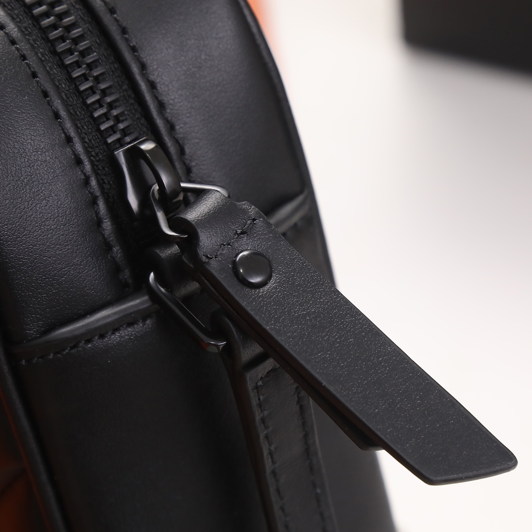 Handbags SAINT LAURENT 520534 size 23x16x6 cm - vstockx