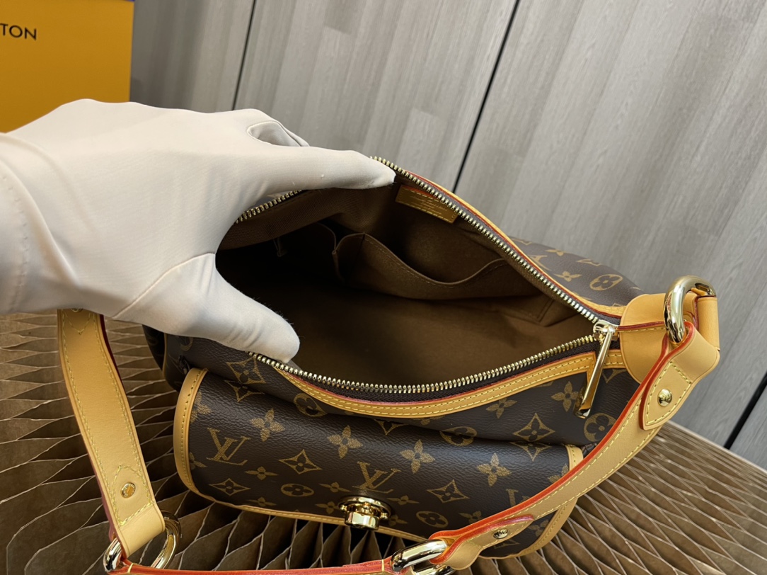 Handbag Louis Vuitton M40077 size W30xH20xD17 cm - vstockx