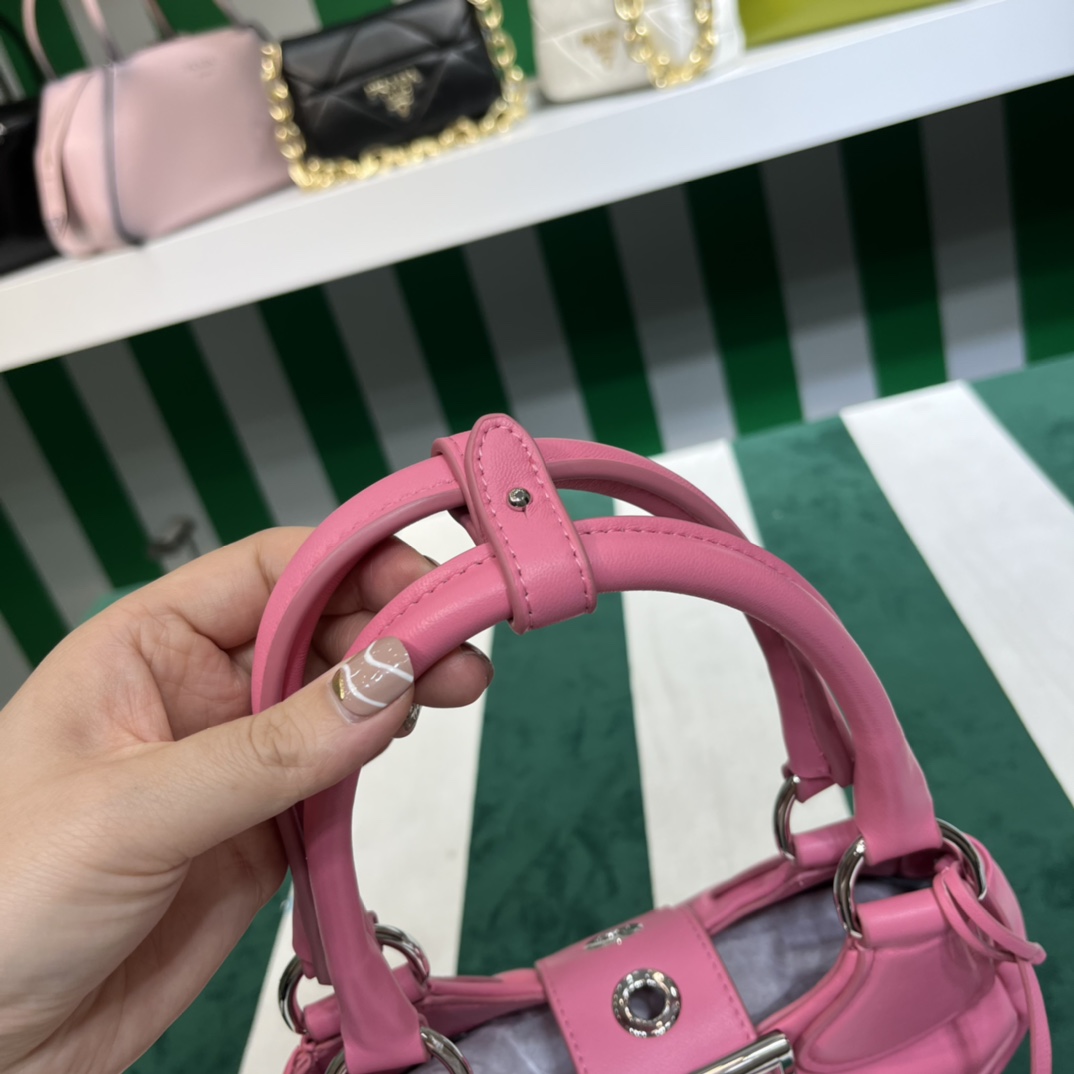 Handbags Prada PRADA PASSAVELA 1BA381 size:23x16x9 cm - vstockx