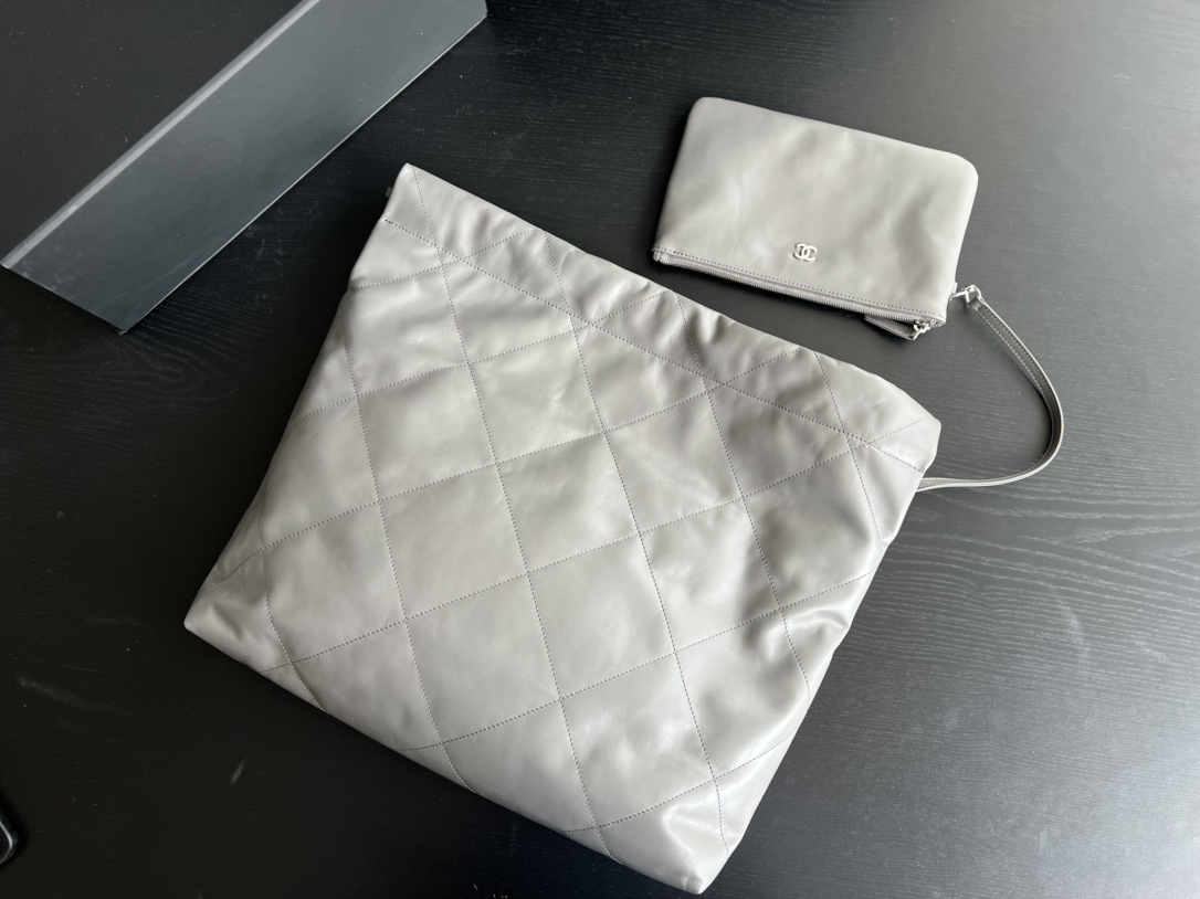 Handbag Chanel size 39cmx42cmx8 cm - vstockx