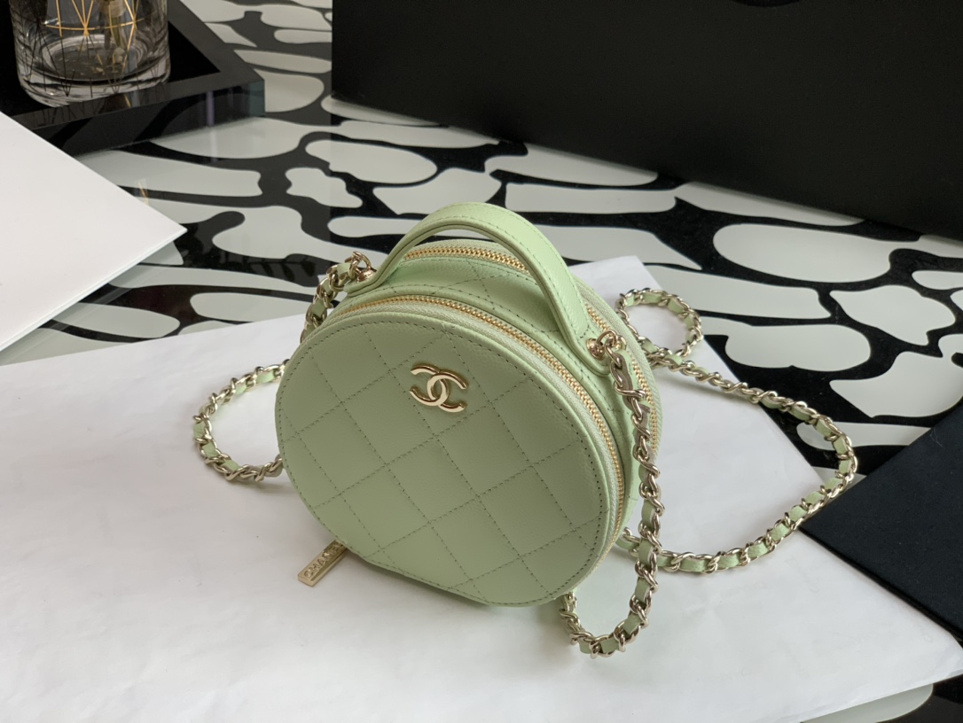 Handbag Chanel size 12  12  5 cm - vstockx
