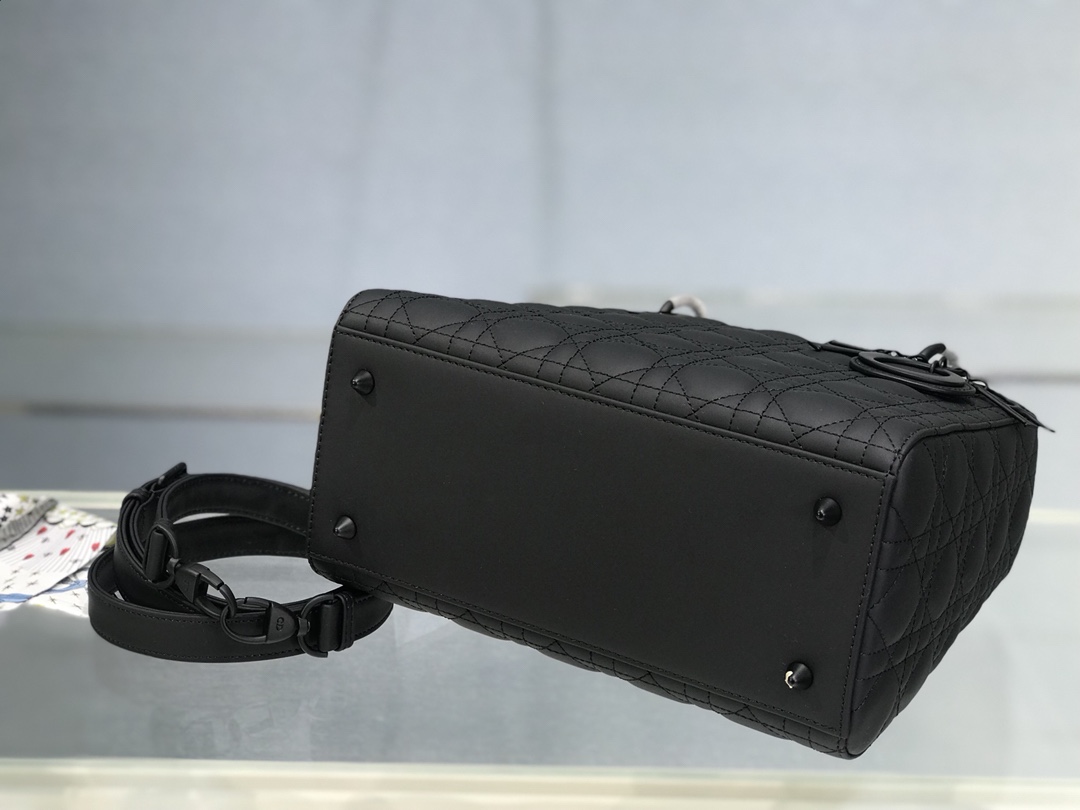 Handbag Dior 6605 size 24 cm - vstockx