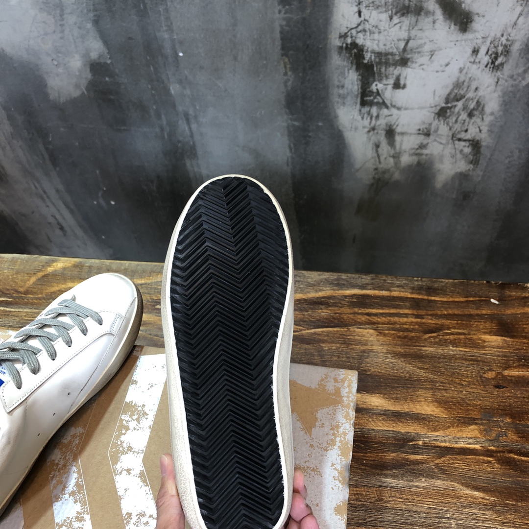 Golden Goose Superstar distressed-finish sneakers 2 - vstockx