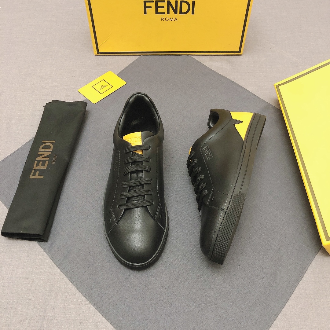 Fendi Low Top Sneakers 20 - vstockx
