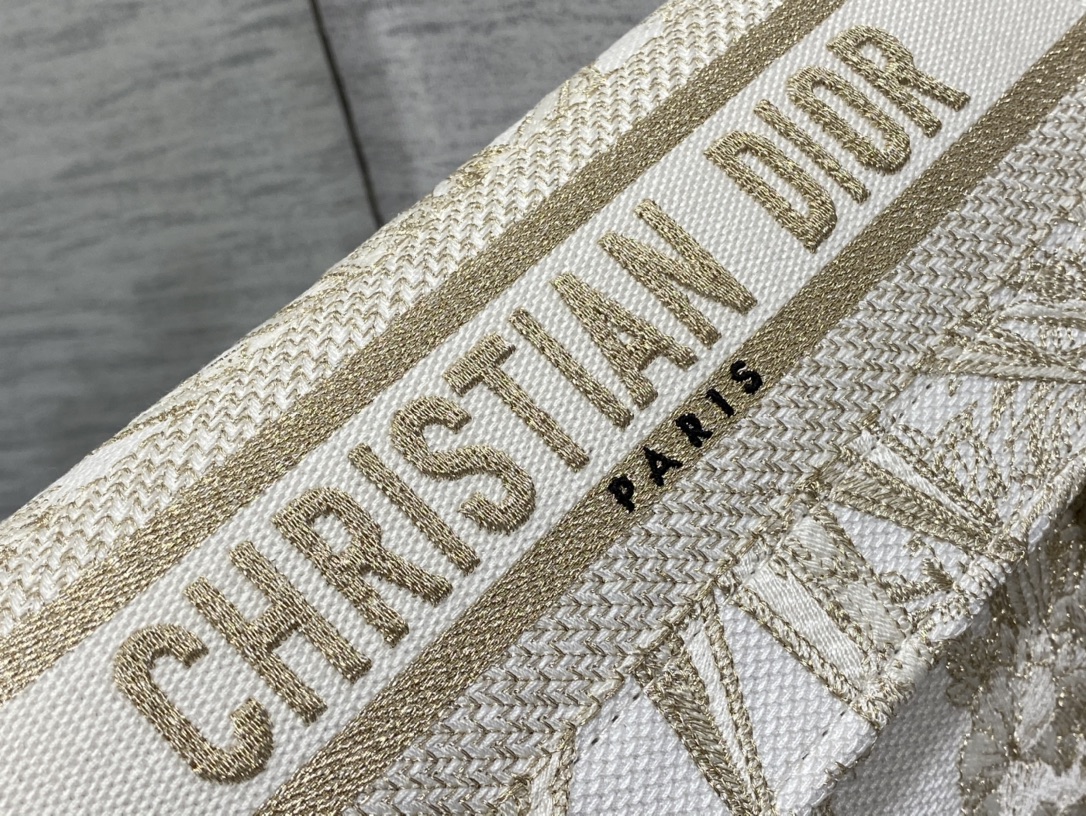 Handbag Dior size 23*15*8 cm - vstockx