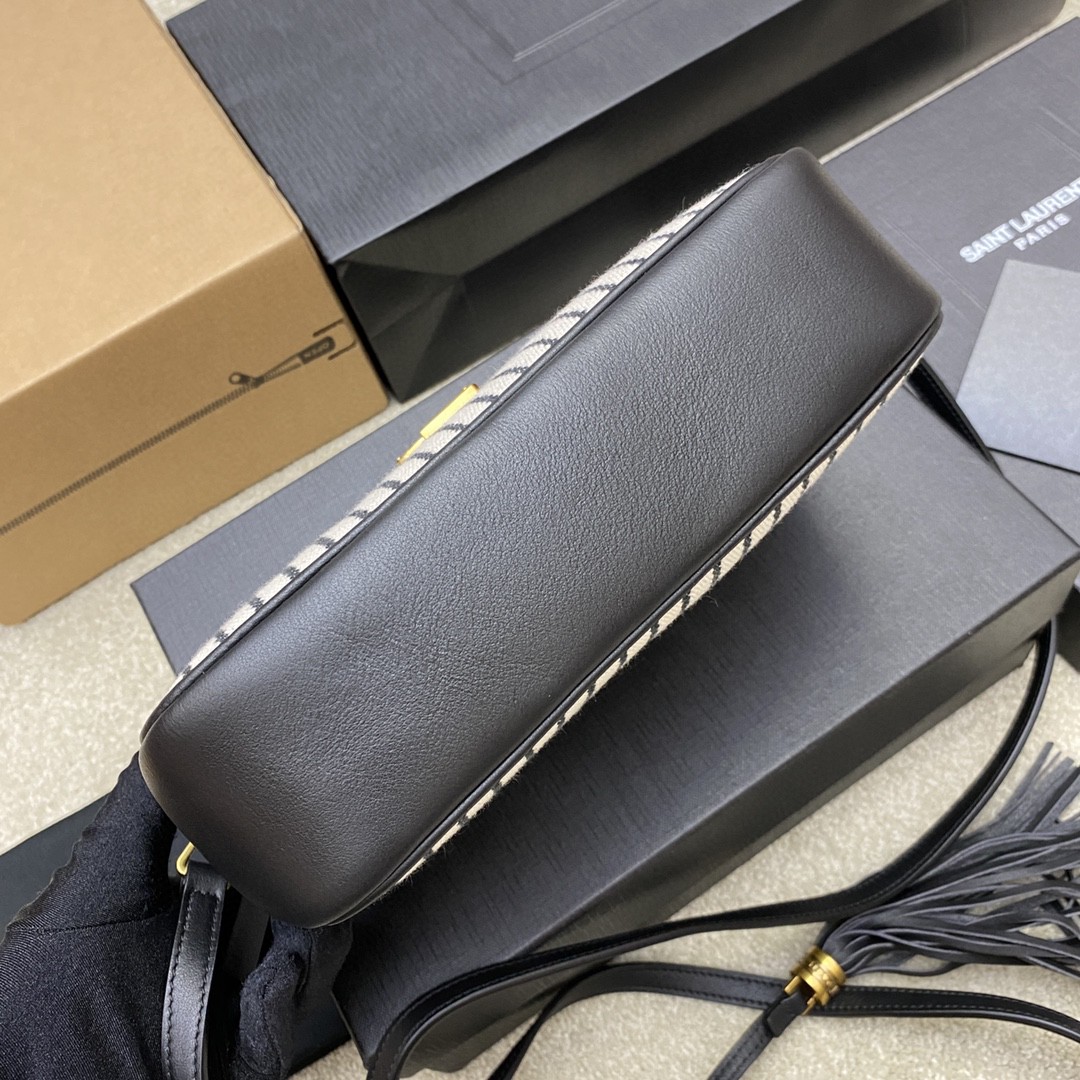 Handbags SAINT LAURENT 520534 size 23x16x6 cm - vstockx