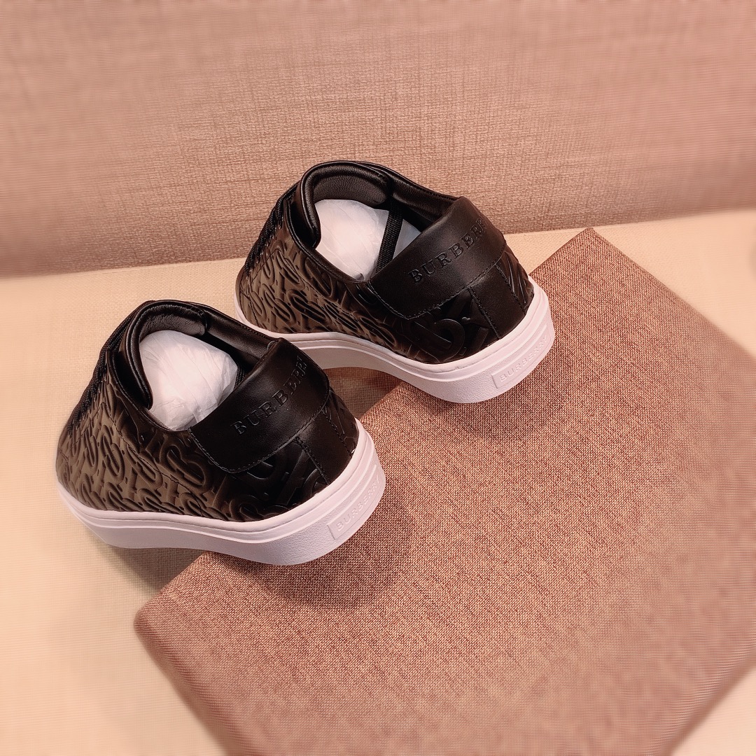 Burberry Perforated Check Sneaker 26 - vstockx