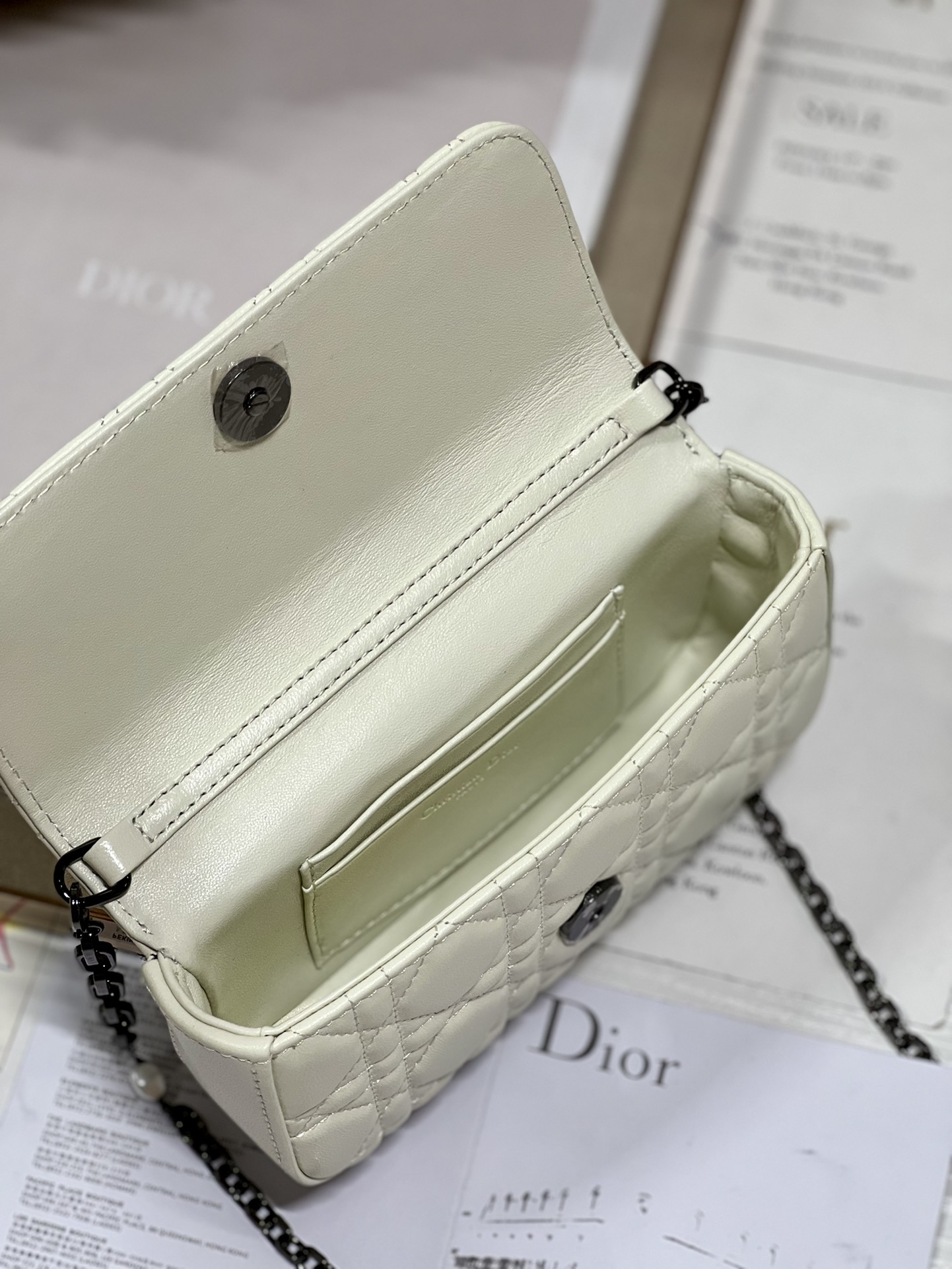 Handbag Dior 0977 size 18.5 x 10 x 4 cm - vstockx