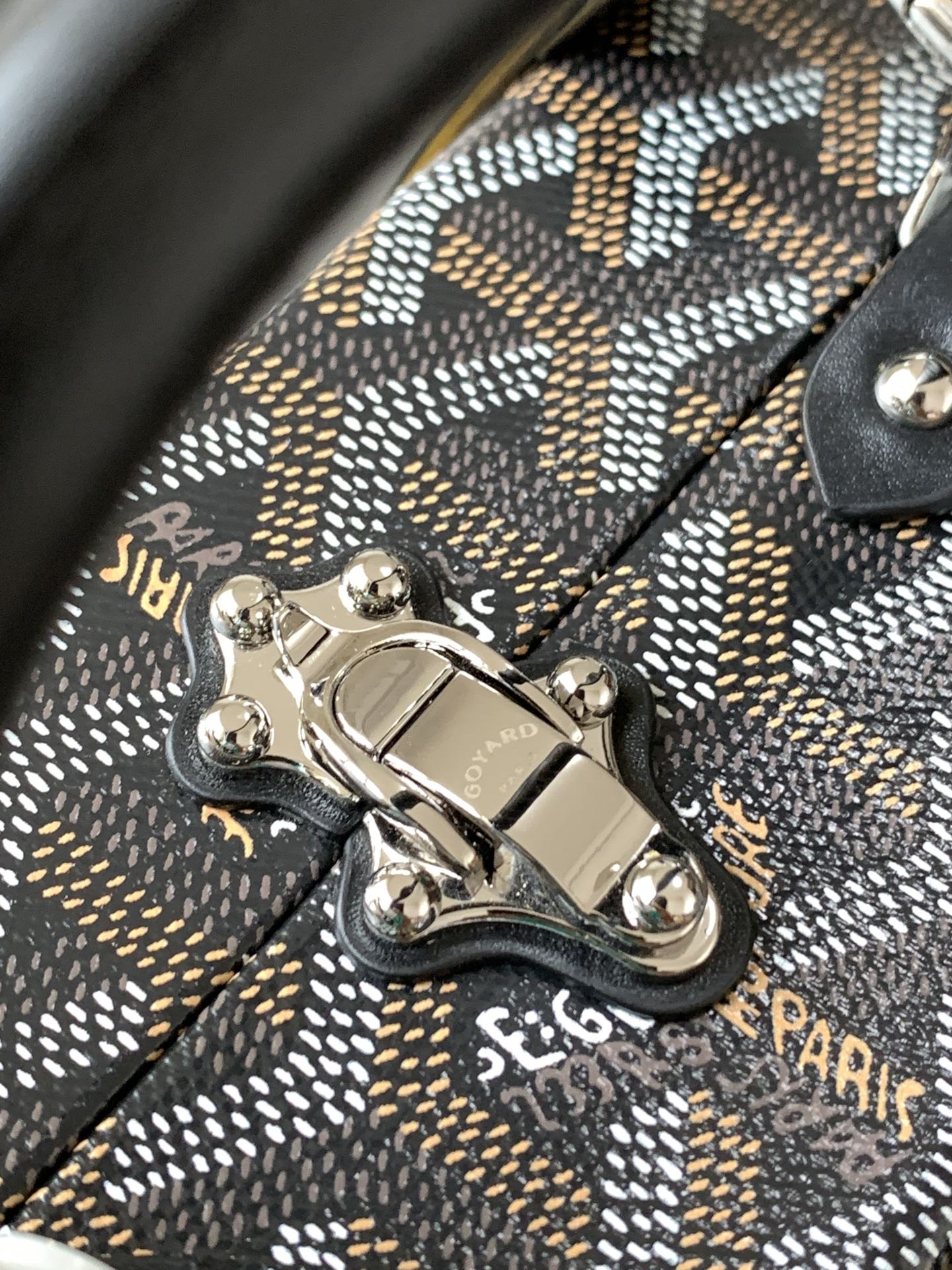 Handbags Goyard Grand Htel 8018 size:17*7.7*24.5 cm - vstockx