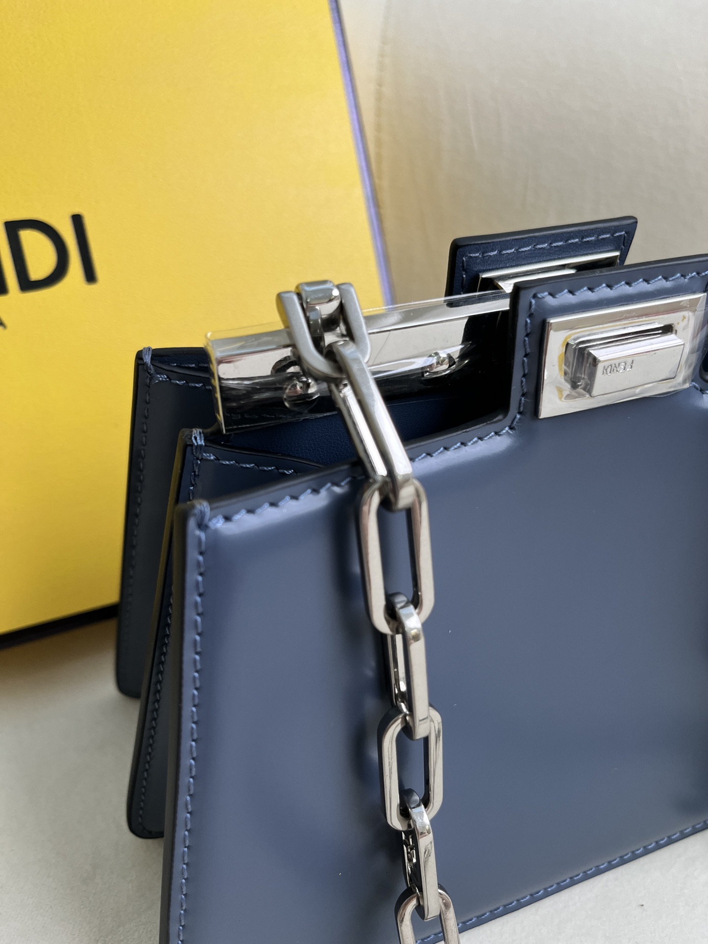 handbags FENDI 1012 size:20.5*11*14cm - vstockx